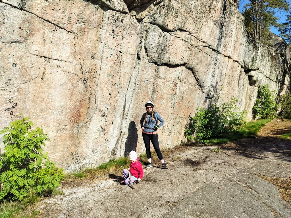 Retkikohteita Kirkkonummella: Vitträskin kalliomaalaukset